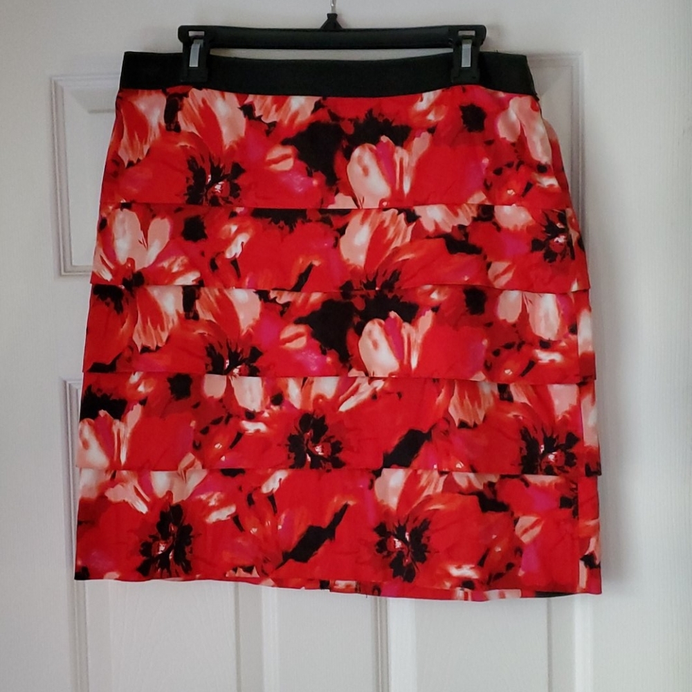 Larry Levine Red and Black Stretch SKIRT, SIZE 10